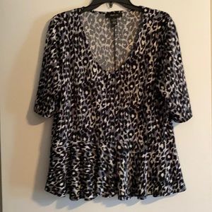 Style and Company cap sleeve top - like new condition -Size L